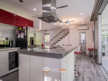 Casa a la venta en Country Banco Provincia