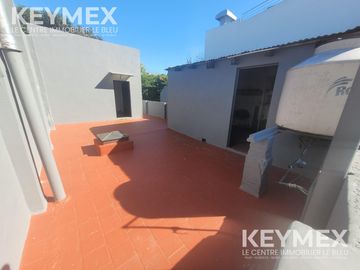 Casa con patio terraza y quincho en Villa Lugano