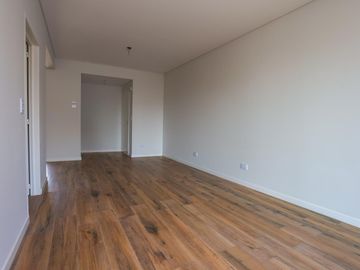 Con balcón Terraza, Departamento 4 ambientes en Parque Chacabuco – Excelente ubicación