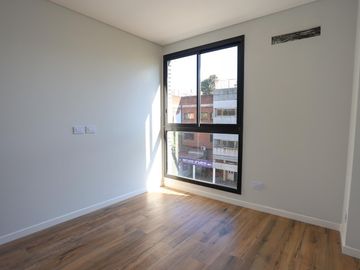 Con balcón Terraza, Departamento 4 ambientes en Parque Chacabuco – Excelente ubicación