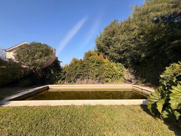 Casa en venta con dependencia y gran lote - oportunidad de precio