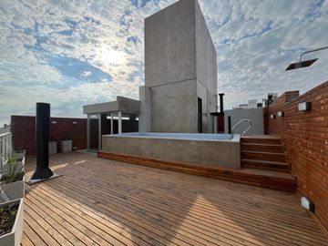 VENTA: Departamento de dos dormitorios con patio y amenities en Nuestra Señora de Lourdes, Rosario