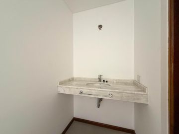 Venta departamento 1 dormitorio con balcón Nuestra Señora de Lourdes, Rosario