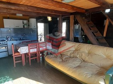 EN VENTSA COMPLEJO DE 2 CABAÑAS EN SIQUIMAN FRENTE AL LAGO CON VISTA A LAS SIERRAS REF: 2024