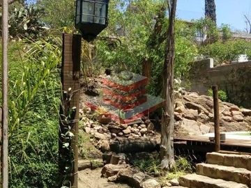 EN VENTSA COMPLEJO DE 2 CABAÑAS EN SIQUIMAN FRENTE AL LAGO CON VISTA A LAS SIERRAS REF: 2024