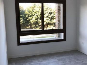 Departamento en Venta - 2 ambientes - Balcón - Cochera - Adrogue Chico - Almirante Brown