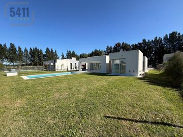 Alquiler Casa 4 ambientes Jardin Pileta en Santa Ines - Canning