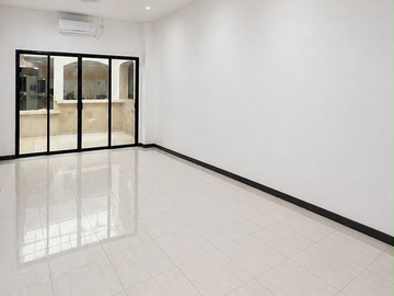 Villa Valensia Pakuwon Indah Lontar