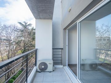 VENTA DE AMPLIO  MONOAMBIENTE EN VILLA DEL PARQUE   |   SUPER LUMINOSO