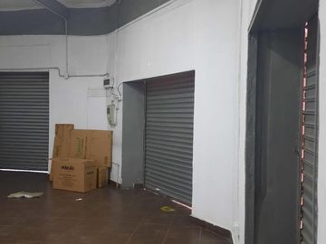 Vendo Local Comercial en plenos Centro de Santiago, LORD COCHRANE 1301