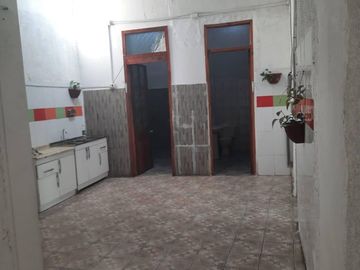 Vendo Local Comercial en plenos Centro de Santiago, LORD COCHRANE 1301