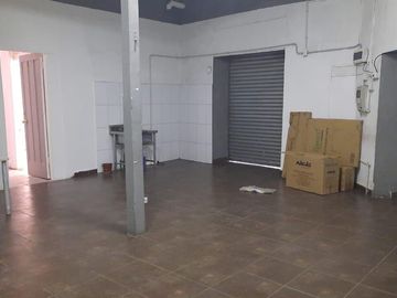 Vendo Local Comercial en plenos Centro de Santiago, LORD COCHRANE 1301