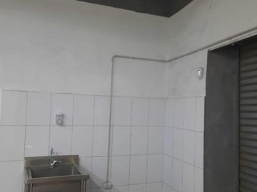 Vendo Local Comercial en plenos Centro de Santiago, LORD COCHRANE 1301