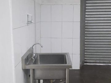 Vendo Local Comercial en plenos Centro de Santiago, LORD COCHRANE 1301
