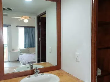 Inversión en el corazón de Playa del Carmen: edificio comercial en 5ta Avenida
