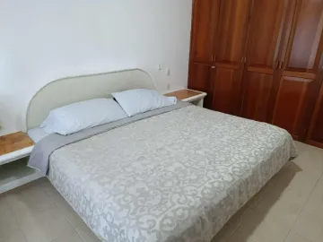 Inversión en el corazón de Playa del Carmen: edificio comercial en 5ta Avenida