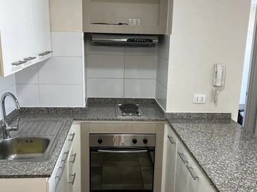 Vende Comodo Dpto 2d,1b, Estacionamiento, Bodega, San Miguel