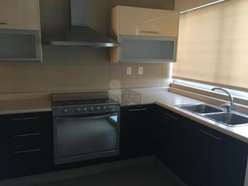 Departamento En RENTA amueblado en Lomas 3ra Sección