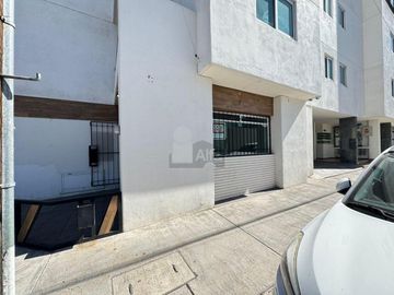 LOCAL COMERCIAL EN RENTA EN AV. HIMNO NACIONAL