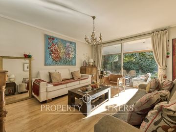 Venta de propiedad en Casas de la Viña con acceso controlado Peñalolén