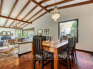 Acogedora casa con gran jardín y vista despejada a la cordillera, Los Dominicos