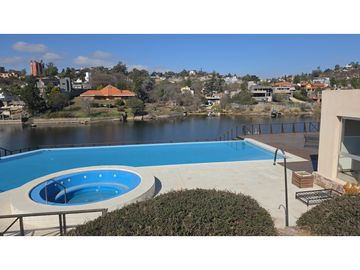 Dúplex de Categoría en Residencias del Lago
