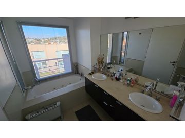 Dúplex de Categoría en Residencias del Lago
