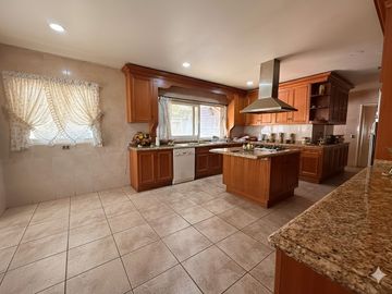 VIVE EL LUJO EN PIRQUE, 5000MT2, JARDIN Y CONFORT TOTAL