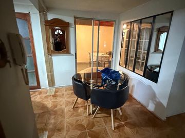 HERMOSA Y AMPLIA CASA EN ARRIENDO