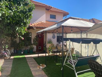 HERMOSA CASA CON GRAN COMEDOR Y SALA DE ESTAR