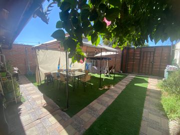 HERMOSA CASA CON GRAN COMEDOR Y SALA DE ESTAR