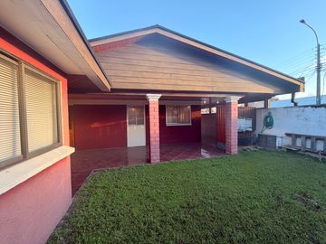 SE VENDE OPORTUNIDAD  CASA DE UN PISO EN VILLA BARCELONA