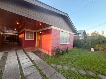 SE VENDE OPORTUNIDAD  CASA DE UN PISO EN VILLA BARCELONA
