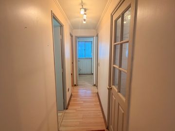 SE VENDE OPORTUNIDAD  CASA DE UN PISO EN VILLA BARCELONA