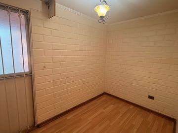 SE VENDE OPORTUNIDAD  CASA DE UN PISO EN VILLA BARCELONA