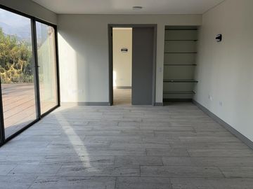 CASA FAMILIAR 5D LO BARNECHEA 4200 M2 PISCINA