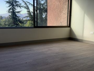 CASA FAMILIAR 5D LO BARNECHEA 4200 M2 PISCINA