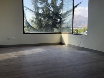 CASA FAMILIAR 5D LO BARNECHEA 4200 M2 PISCINA