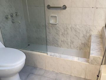 CASA FAMILIAR 5D LO BARNECHEA 4200 M2 PISCINA