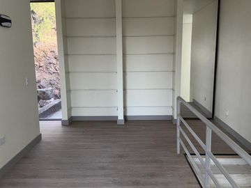 CASA FAMILIAR 5D LO BARNECHEA 4200 M2 PISCINA