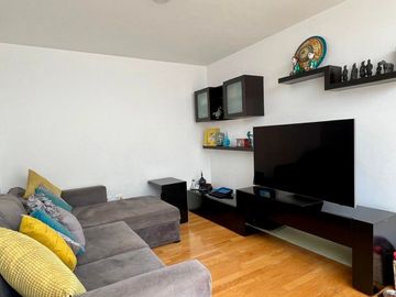 Rento casa amueblada y equipada, en una de las mejores privadas en interlomas.