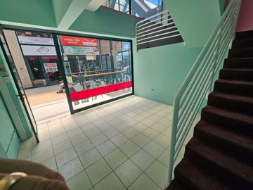 ARRIENDO LOCAL MALL PLAZA DE REÑACA 70M2