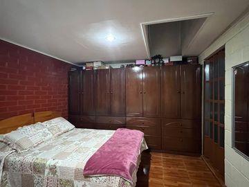 CASA 3D/1B EN PASAJE PUENTE ALTO ESTACIONAMIENTO
