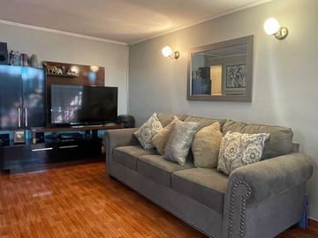 CASA 3D/1B EN PASAJE PUENTE ALTO ESTACIONAMIENTO