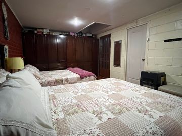 CASA 3D/1B EN PASAJE PUENTE ALTO ESTACIONAMIENTO