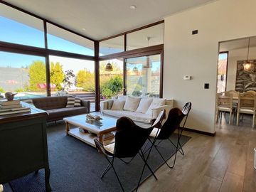 HERMOSA CASA NEOCHILENA EN VENTA, PIEDRA ROJA, CHICUREO