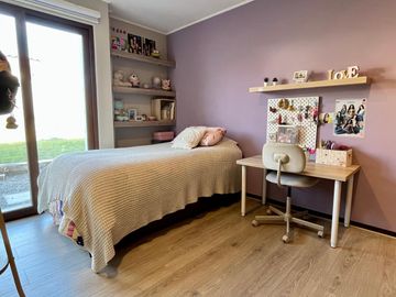 HERMOSA CASA NEOCHILENA EN VENTA, PIEDRA ROJA, CHICUREO