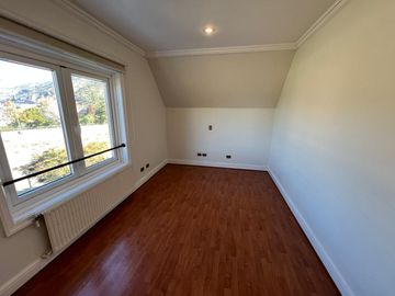 CASA REMODELADA SANTUARIO DEL VALLE 5D PISCINA JARDIN