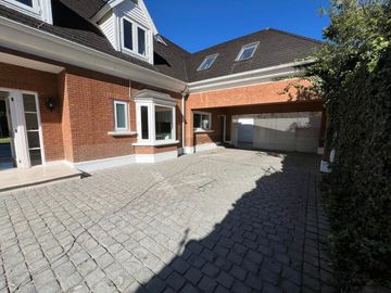 CASA REMODELADA SANTUARIO DEL VALLE 5D PISCINA JARDIN