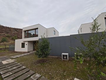 ESTRENA UNA CASA NUNCA HABITADA EN SANTA ELENA, CHICUREO